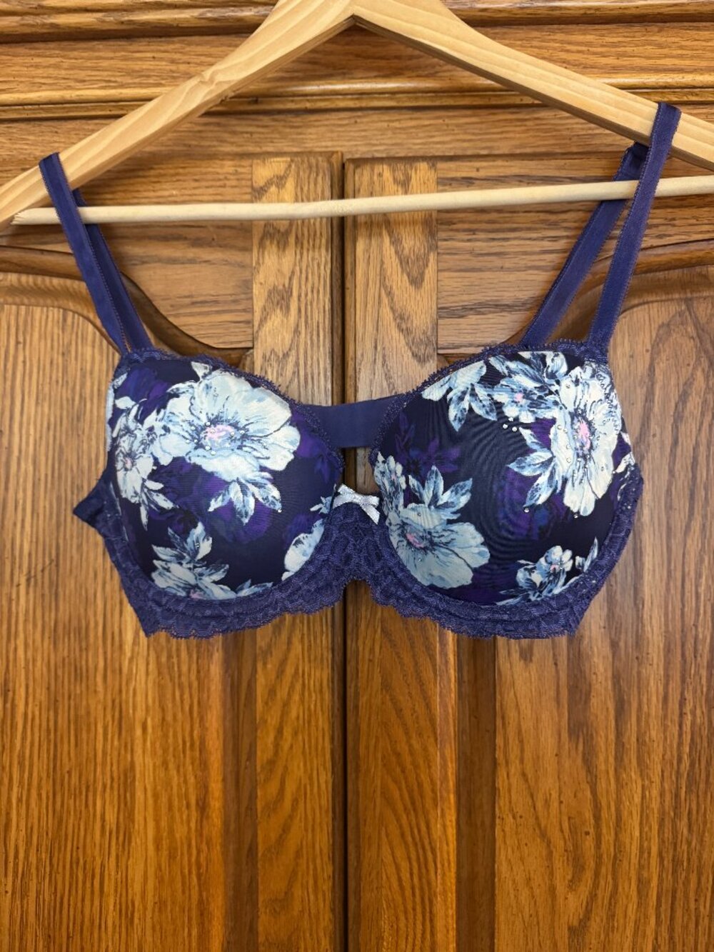 Victoria's Secret Navy Blue Floral Underwire Bra
